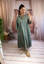 Charger l'image dans la galerie, Robe chemise brodé motif fleurs kaki MAYA (36 au 46)