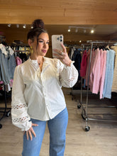 Charger l'image dans la galerie, Chemise blanche dentelle ROSALIA (36 au 48)