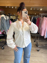 Charger l'image dans la galerie, Chemise blanche dentelle ROSALIA (36 au 48)