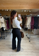 Charger l&#39;image dans la galerie, Jean noir coupe large KARLA (36 au 46)