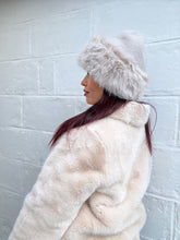 Charger l&#39;image dans la galerie, Bonnet bordure fourure beige