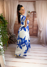 Charger l'image dans la galerie, Robe blanche fleuri bleu PETRA (40 au 48)