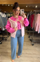 Charger l'image dans la galerie, Chemise col claudine fuchsia, bordure fleuri LADY (36 au 42)