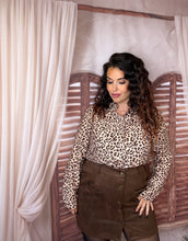 Charger l'image dans la galerie, Chemise léopard chocolat CHARLÈNE (40 au 48)