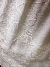 Charger l'image dans la galerie, Robe blanche broderie fleurs NOISETTE (40 au 48)