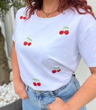 Charger l&#39;image dans la galerie, TEE shirt blanc cerise ( 34 au 48 )