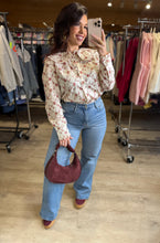Charger l'image dans la galerie, Chemise fleuri bordeaux col Claudine ( 34 au 46 )