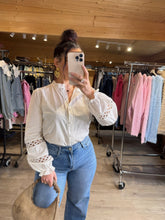 Charger l'image dans la galerie, Chemise blanche dentelle ROSALIA (36 au 48)