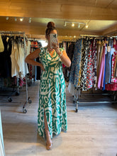 Charger l&#39;image dans la galerie, Robe Izïa verte ( reste taille 46/48 )