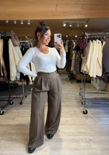 Charger l&#39;image dans la galerie, Pantalon de costume marron AUREL (36 au 40)