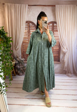 Charger l'image dans la galerie, Robe chemise brodé motif fleurs kaki MAYA (36 au 46)