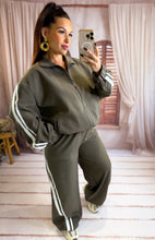 Charger l'image dans la galerie, Veste de jogging kaki OLYMPE (36 au 42)