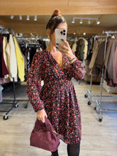 Charger l&#39;image dans la galerie, Robe courte motif bordeaux MATHILDE (36 au 48)