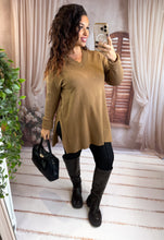 Charger l'image dans la galerie, Pull long fendu camel KATIA (38 au 46)