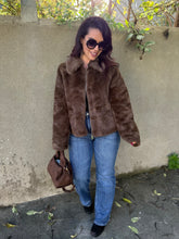 Charger l&#39;image dans la galerie, Manteau fourrure synthétique chocolat IRINA (34 au 42)
