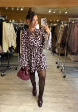 Charger l&#39;image dans la galerie, Robe courte patineuse motif mauve CÉLIA (36 au 42 )