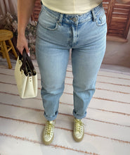 Charger l'image dans la galerie, Jeans mom fit NOVALIE ( 34 au 42 )