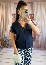 Charger l'image dans la galerie, Chemisier bleu marine dentelle OLIVIA (34 au 48)