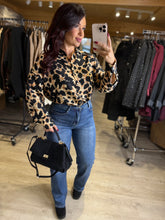 Charger l&#39;image dans la galerie, Chemise motif léopard noir /camel LIO   (38 au 48 )