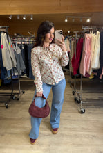 Charger l'image dans la galerie, Chemise fleuri bordeaux col Claudine ( 34 au 46 )