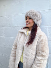 Charger l&#39;image dans la galerie, Bonnet bordure fourure beige