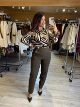 Charger l&#39;image dans la galerie, Pantalon marron boutons MARGAUX (36 au 46 )