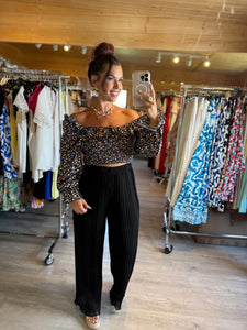 Top court Ania noir fleuri bleu ☀️( taille 34 au 42 )