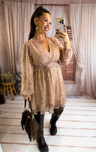 Charger l'image dans la galerie, Robe courte beige à motif NORA (40 au 48)