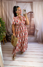 Charger l'image dans la galerie, Robe motif beige, orane, rouge team petite TALI (36 au 48)