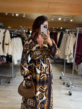 Charger l&#39;image dans la galerie, Robe longue motif bleu, camel , chocolat SANDRA (40 au 48)