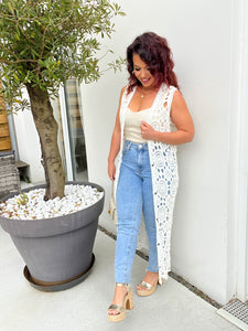 Gilet long blanc en crochet ( 36 au 44 )