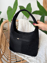 Charger l&#39;image dans la galerie, Grand sac noir a lanières ANSIA