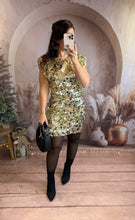 Charger l'image dans la galerie, Robe courte à gros sequins avec épaulettes ESMERALDA ( 34 au 40 )