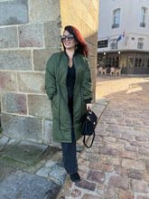 Charger l&#39;image dans la galerie, Long bombers kaki réversible léopard TANIA ( taille 36 au 46)