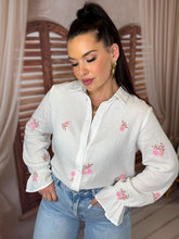 Charger l'image dans la galerie, Chemise gaz de coton fleuri rose capucine ( 38 au 48 )( reste 1 taille 48 )