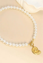 Charger l&#39;image dans la galerie, Collier Perle &amp; Coquillage en Acier Inoxydable : Élégance Marine et Chic ☀️