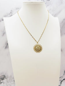 Collier chaîne doré grand soleil ☀️