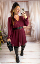 Charger l'image dans la galerie, Robe plissée coupe droite bordeaux JUSTINE (40 au 48)