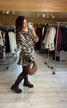 Charger l&#39;image dans la galerie, Robe courte patineuse zèbre  noir/marron HELENA (S, M, L)