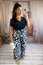 Charger l'image dans la galerie, Pantalon motif écru/bleu marine ALBINA (34 au 48)