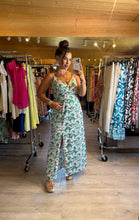 Charger l&#39;image dans la galerie, Robe bretelle fleuri vert Caroline ☀️( reste taille 48 )