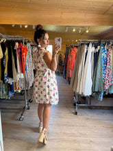 Charger l&#39;image dans la galerie, Robe courte fleuri rose MAELIE ( reste la taille 46 et 48 )