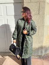 Charger l&#39;image dans la galerie, Long bombers kaki réversible léopard TANIA ( taille 36 au 46)