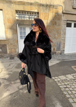 Charger l&#39;image dans la galerie, Manteau cape fourrure noir NÉLYA (36 au 46)