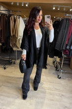 Charger l&#39;image dans la galerie, Poncho motif torsade noir LIORA (36 au 52)