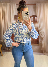 Charger l'image dans la galerie, Chemise motif bleu grec SERENA (36 au 48)