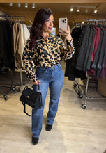 Charger l&#39;image dans la galerie, Chemise motif léopard noir /camel LIO   (38 au 48 )