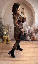 Charger l&#39;image dans la galerie, Robe chocolat motif doré noir MAD (40 au 48)⭐️