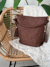 Charger l&#39;image dans la galerie, Sac effet daim chocolat CATIA