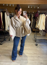 Charger l&#39;image dans la galerie, Cape avec ceinture écru SOPHIE (36 au 44)